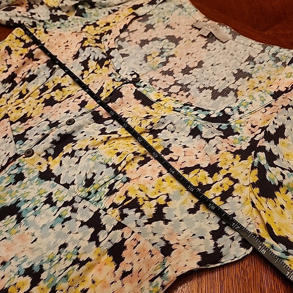LOFT Womens Top Medium Floral Blouse Medium Pastel Long Sleeve Casual Preppy A1 - Picture 4 of 8